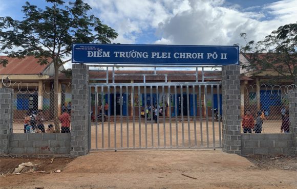 Charity activities at Nguyen Van Troi primary school