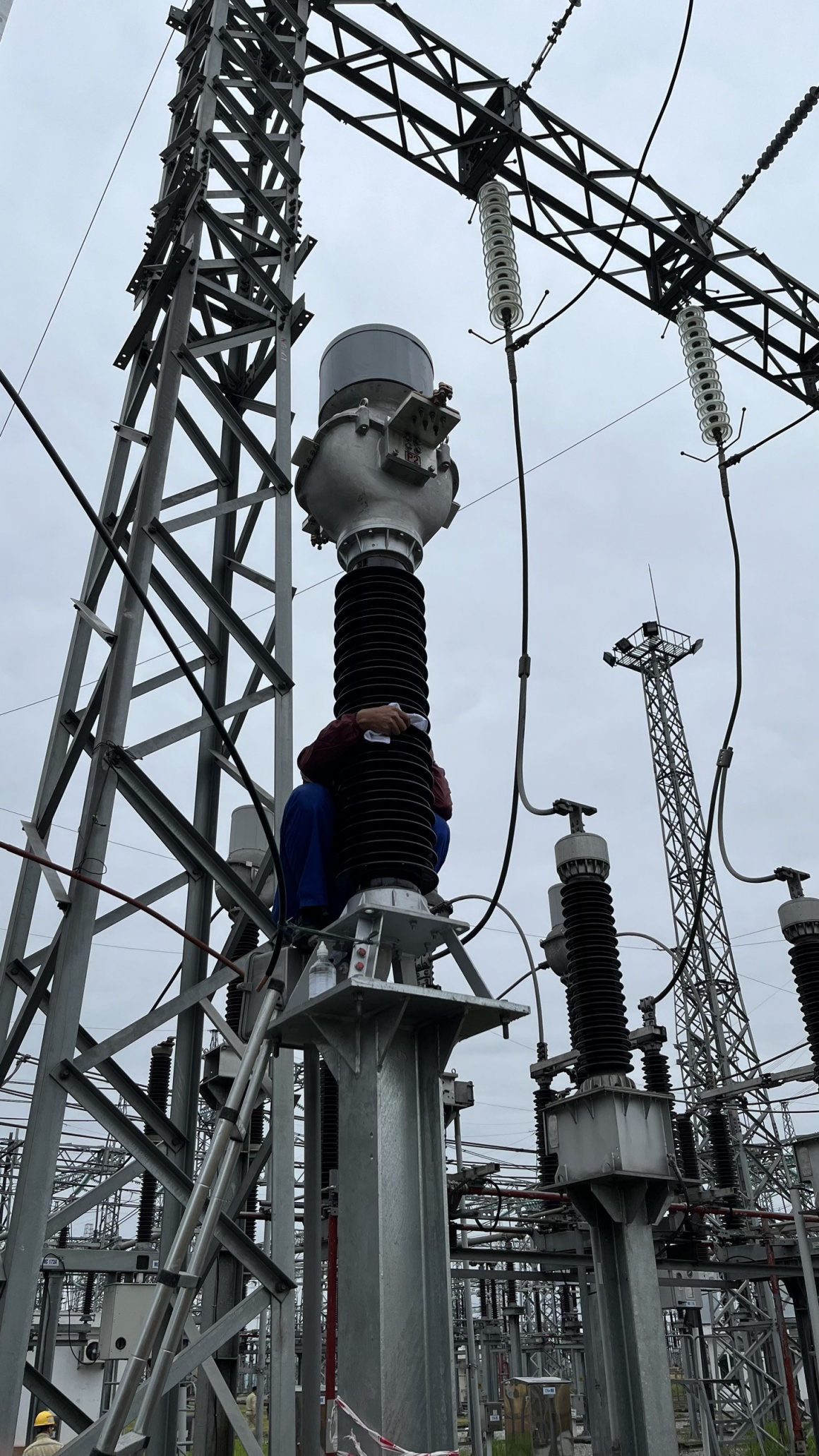 Installation of Shunt reactor, Capacitor at Than Uyen, Phu Ly, Vinh Yen 220kV Substations